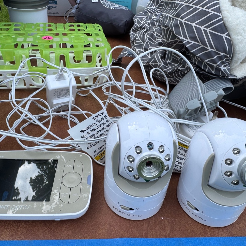 White Baby Monitor Camera Set
